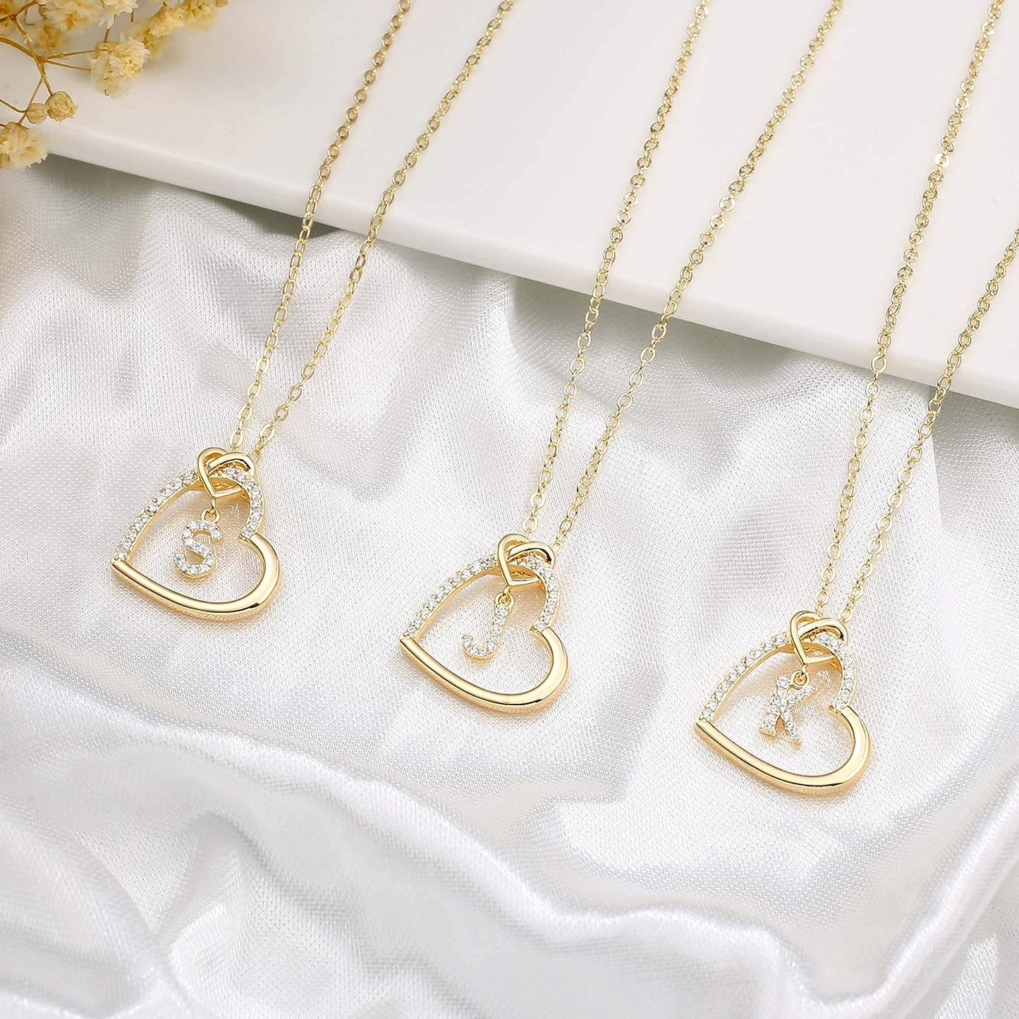 Heart Initial Necklaces for Girls Women Girls, Dainty Letter Necklace for Teen Girls Heart Necklace Necklaces for Women Trendy Gifts for Women Girls for Teen Girls Gifts