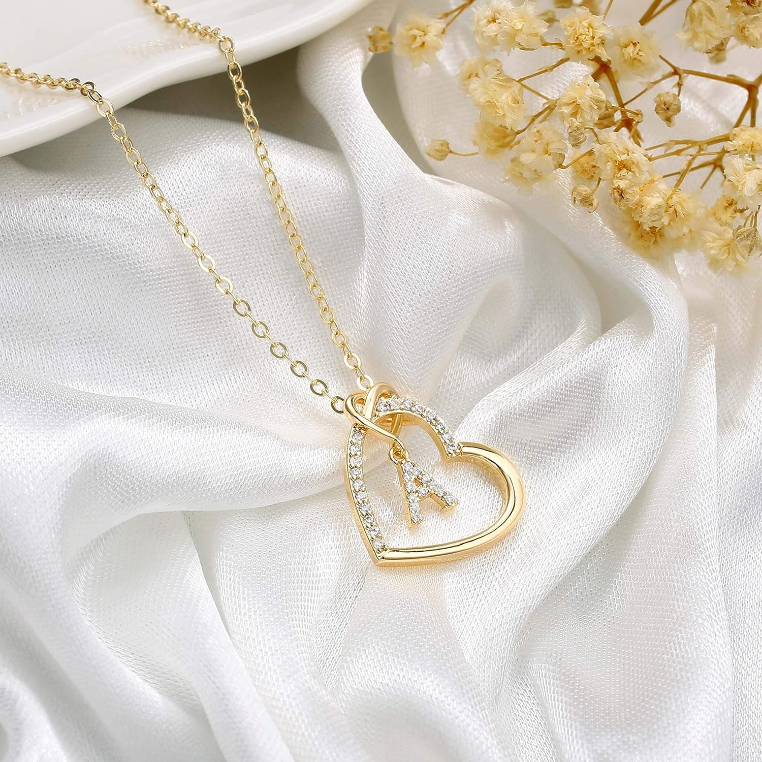 Heart Initial Necklaces for Girls Women Girls, Dainty Letter Necklace for Teen Girls Heart Necklace Necklaces for Women Trendy Gifts for Women Girls for Teen Girls Gifts